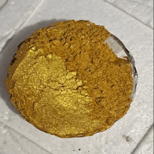 A rich gold pearl pigment offering elegant warmth and reflective depth for high-end plastic products and decorative finishes. Pearl Pigment Gold BR 305